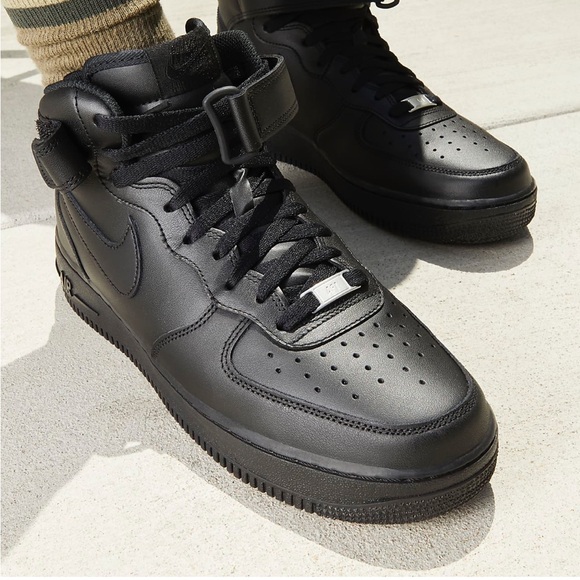 Nike Air Force 1  Men - Black - Size 13 - Picture 2 of 4
